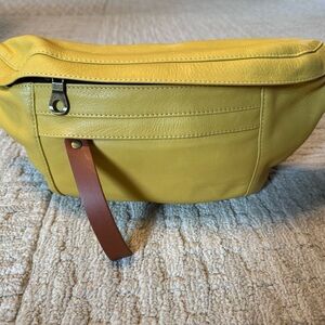 ❌ SOLD ❌ Parker Thatch Cross Your Heart Sling in Yellow